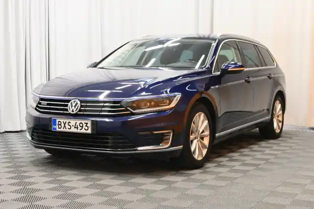 Sininen Farmari, Volkswagen Passat – BXS-493