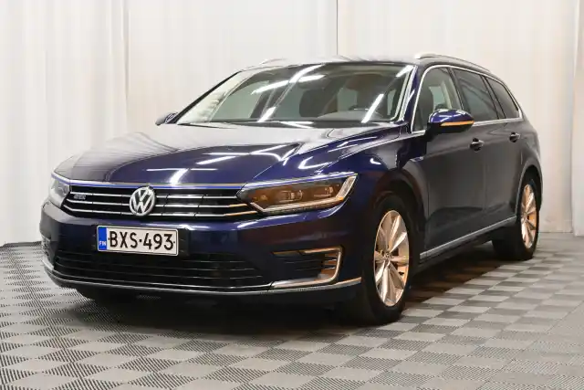 Sininen Farmari, Volkswagen Passat – BXS-493