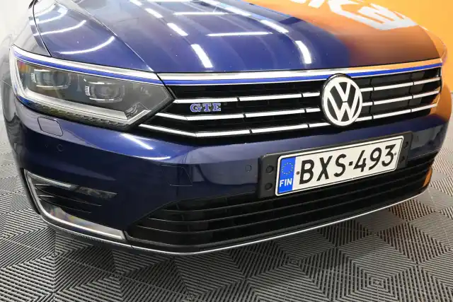 Sininen Farmari, Volkswagen Passat – BXS-493