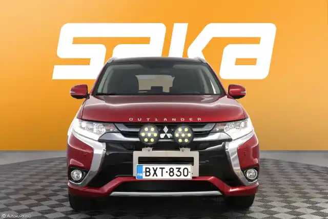Punainen Farmari, Mitsubishi OUTLANDER PHEV – BXT-830