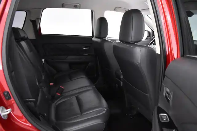 Punainen Farmari, Mitsubishi OUTLANDER PHEV – BXT-830