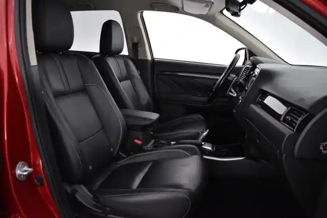Punainen Farmari, Mitsubishi OUTLANDER PHEV – BXT-830