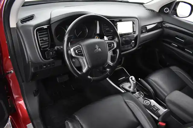 Punainen Farmari, Mitsubishi OUTLANDER PHEV – BXT-830