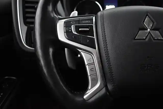 Punainen Farmari, Mitsubishi OUTLANDER PHEV – BXT-830