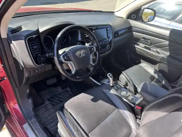 Punainen Farmari, Mitsubishi Outlander – BXT-830