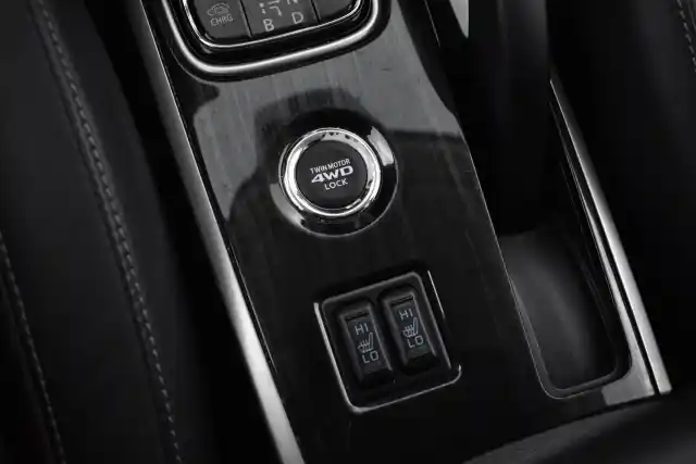 Punainen Farmari, Mitsubishi OUTLANDER PHEV – BXT-830