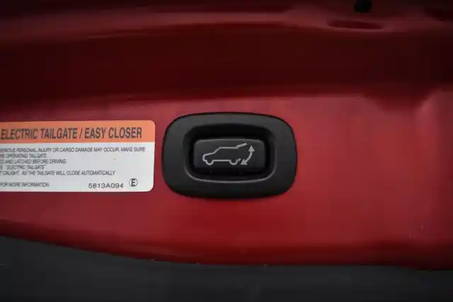 Punainen Farmari, Mitsubishi OUTLANDER PHEV – BXT-830