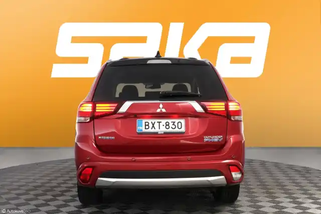 Punainen Farmari, Mitsubishi OUTLANDER PHEV – BXT-830
