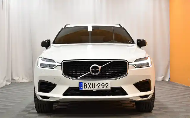 Valkoinen Maastoauto, Volvo XC60 – BXU-292