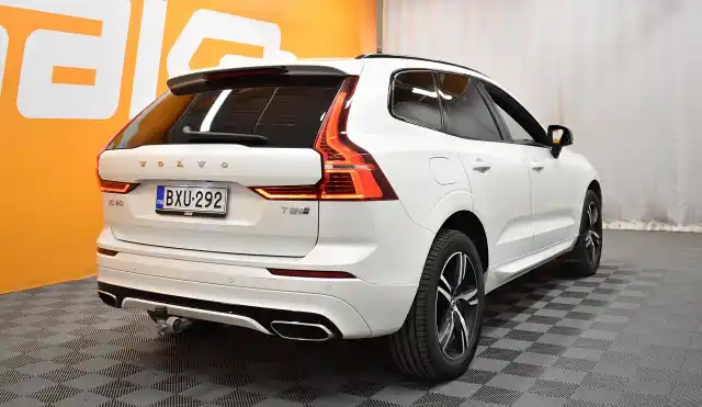 Valkoinen Maastoauto, Volvo XC60 – BXU-292