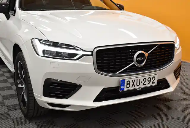 Valkoinen Maastoauto, Volvo XC60 – BXU-292