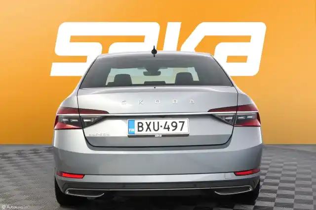 Harmaa Sedan, Skoda Superb – BXU-497