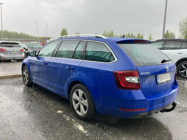 Sininen Farmari, Skoda Octavia – BXU-513