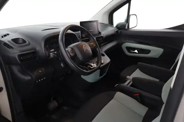 Ruskea Tila-auto, Citroen Berlingo – BXU-582