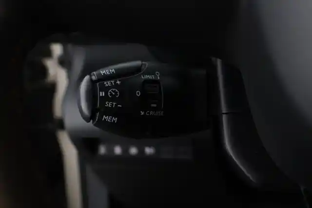 Ruskea Tila-auto, Citroen Berlingo – BXU-582