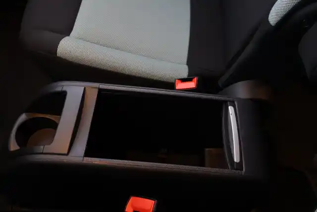 Ruskea Tila-auto, Citroen Berlingo – BXU-582