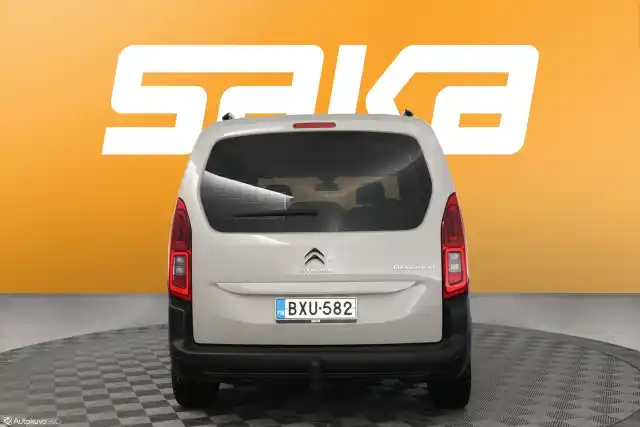 Ruskea Tila-auto, Citroen Berlingo – BXU-582