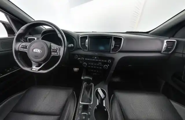 Harmaa Maastoauto, Kia Sportage – BXU-731