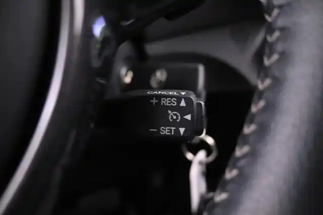 Punainen Viistoperä, Toyota Yaris – BXV-438