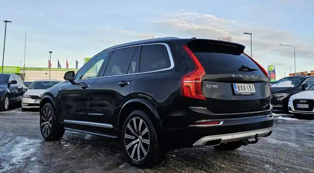 Musta Maastoauto, Volvo XC90 – BXX-131