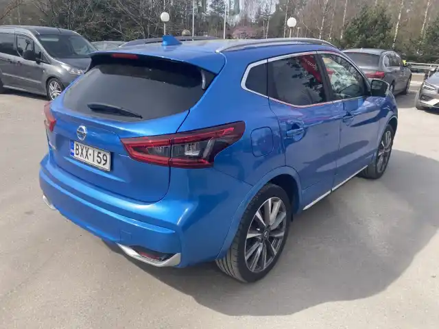Sininen Maastoauto, Nissan Qashqai – BXX-159