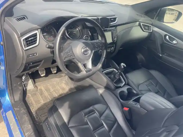 Sininen Maastoauto, Nissan Qashqai – BXX-159