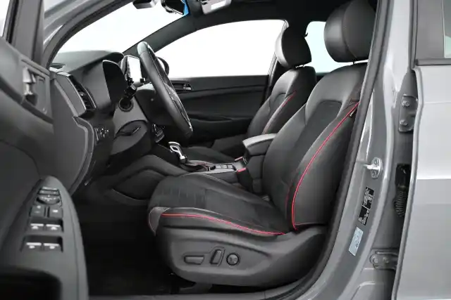 Harmaa Maastoauto, Hyundai Tucson – BXX-399