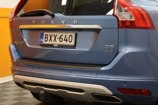 Sininen Maastoauto, Volvo XC60 – BXX-640