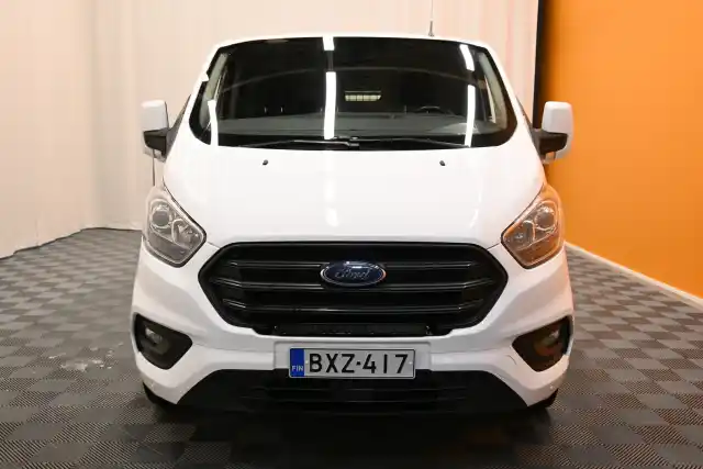 Valkoinen Pakettiauto, Ford Transit Custom – BXZ-417