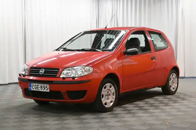 Punainen Viistoperä, Fiat Punto – CGE-895