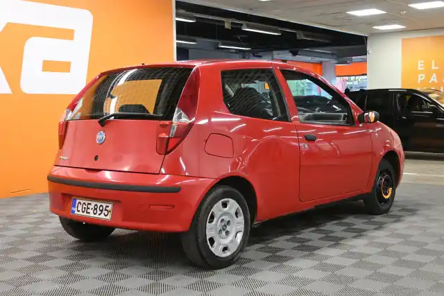 Punainen Viistoperä, Fiat Punto – CGE-895