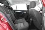 Punainen Sedan, Skoda Octavia – CGK-135, kuva 11