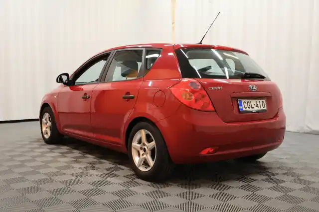 Punainen Tila-auto, Kia Ceed – CGL-410