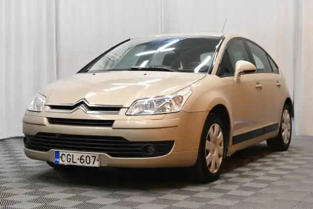 Ruskea Viistoperä, Citroen C4 – CGL-607