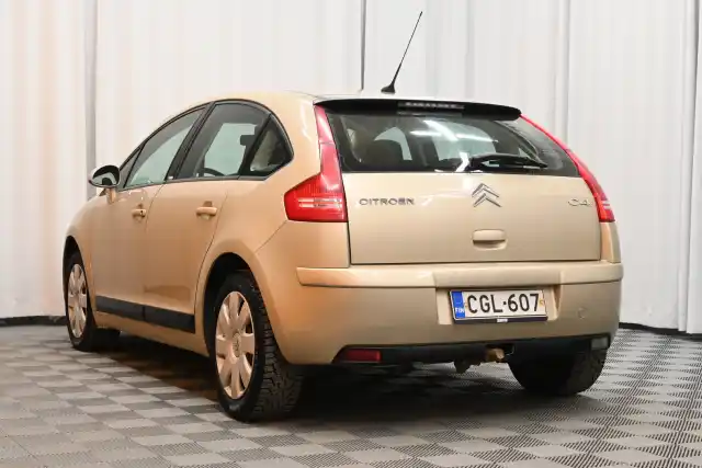 Ruskea Viistoperä, Citroen C4 – CGL-607