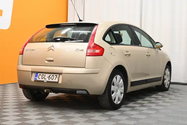 Ruskea Viistoperä, Citroen C4 – CGL-607