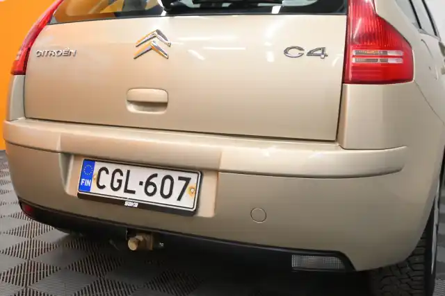 Ruskea Viistoperä, Citroen C4 – CGL-607