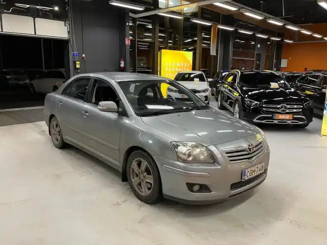 Hopea Sedan, Toyota Avensis – CGM-748