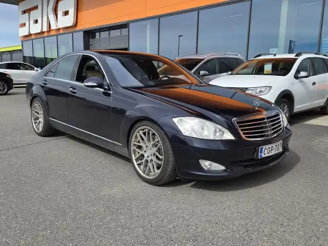 Sininen Sedan, Mercedes-Benz S – CGP-707