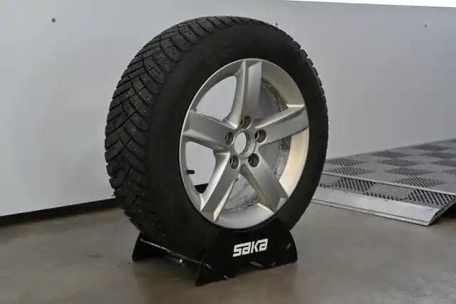 Hopea Farmari, Audi A4 – CGX-873
