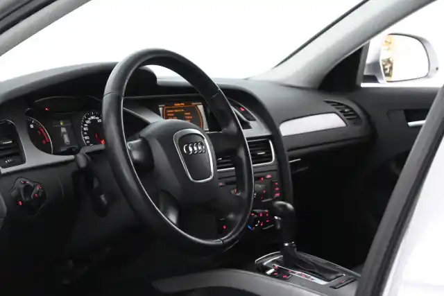 Hopea Farmari, Audi A4 – CGX-873