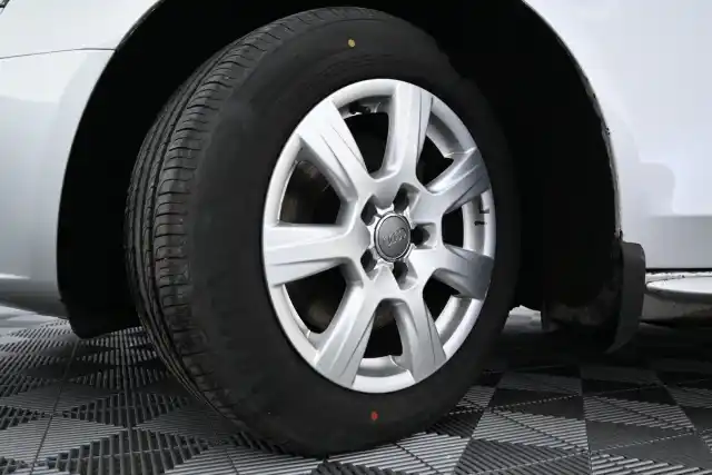 Hopea Farmari, Audi A4 – CGX-873