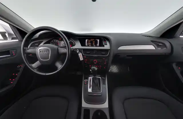 Hopea Farmari, Audi A4 – CGX-873