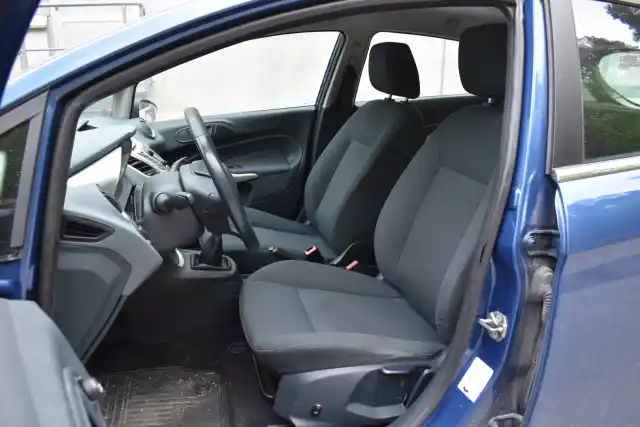 Sininen Viistoperä, Ford Fiesta – CHI-507