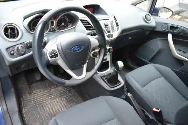 Sininen Viistoperä, Ford Fiesta – CHI-507
