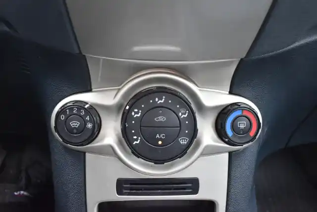 Sininen Viistoperä, Ford Fiesta – CHI-507