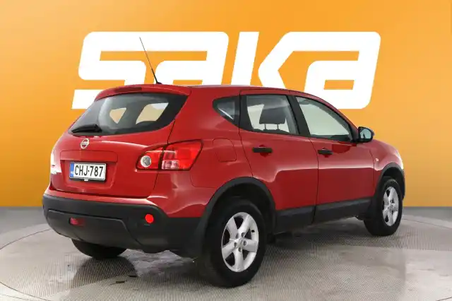 Punainen Maastoauto, Nissan Qashqai – CHJ-787