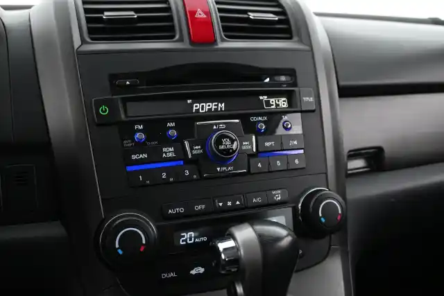 Harmaa Maastoauto, Honda CR-V – CHK-848
