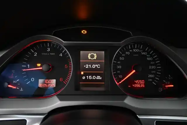 Harmaa Farmari, Audi A6 – CHM-495
