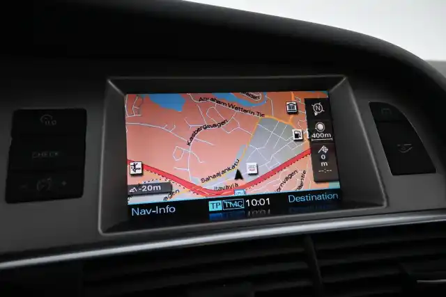 Harmaa Farmari, Audi A6 – CHM-495